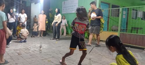 Lomba Pensil Botol